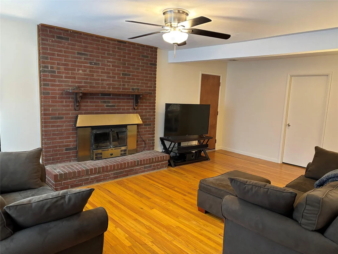 Photo of 14 Hillview Drive