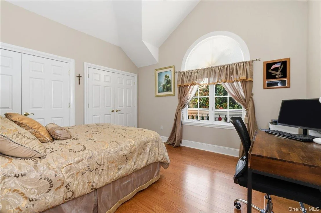 Photo of 165 Peninsula Drive