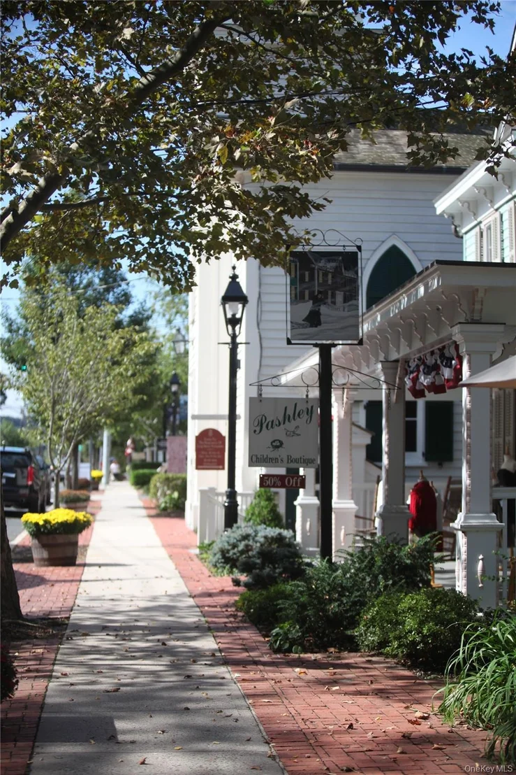 Photo of 10 Goose Hill Road