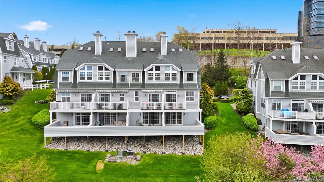 Photo of 136 Hudson Pointe Drive