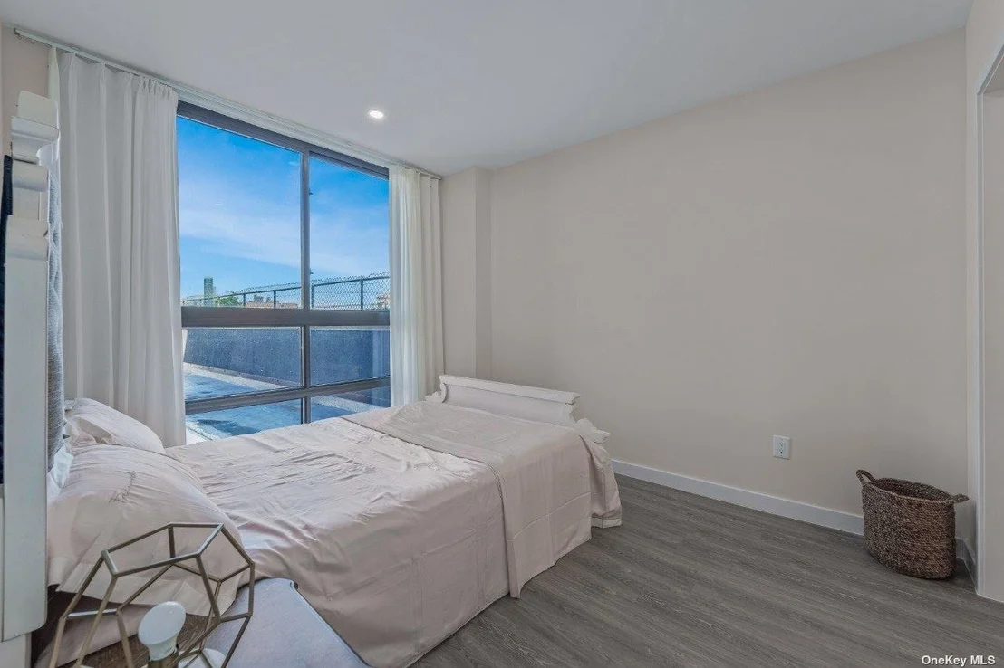 Photo of Unit 3A at 43-30 52 Street