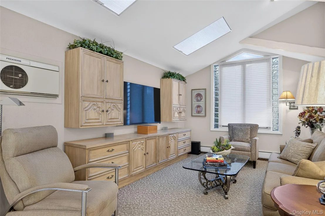 Photo of 80 Walnut Drive
