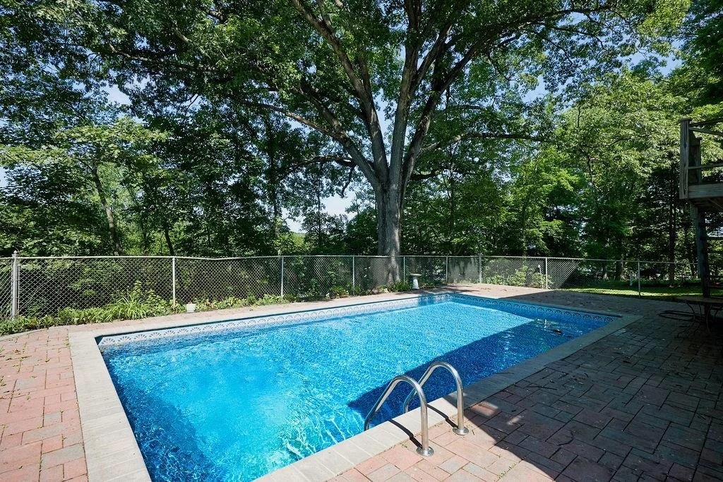 Photo of 152 Bart Drive