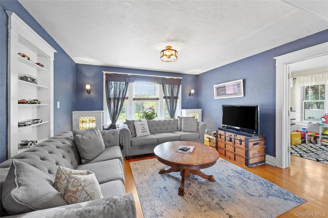 Photo of 119 Hubbard Avenue