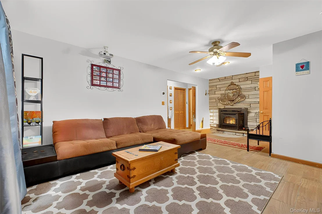 Photo of 74 Lyndon Road