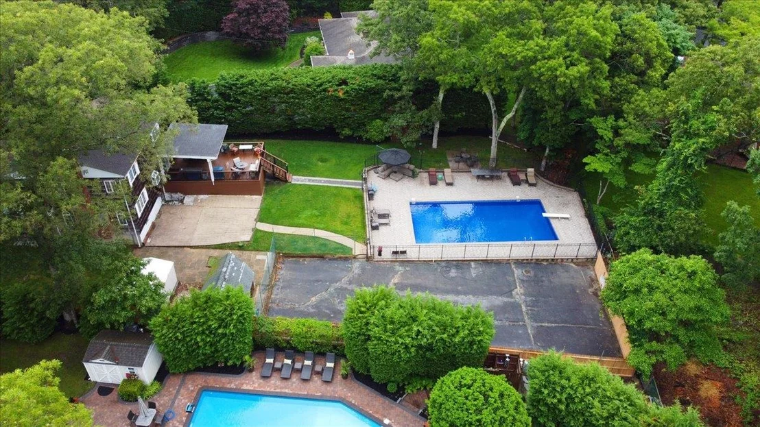 Photo of 41 Grassy Pond Drive