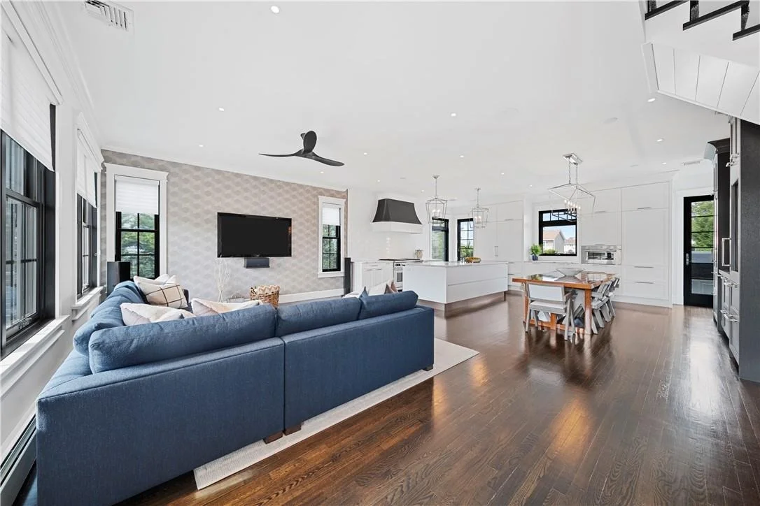 Photo of 2911 Harbor Road