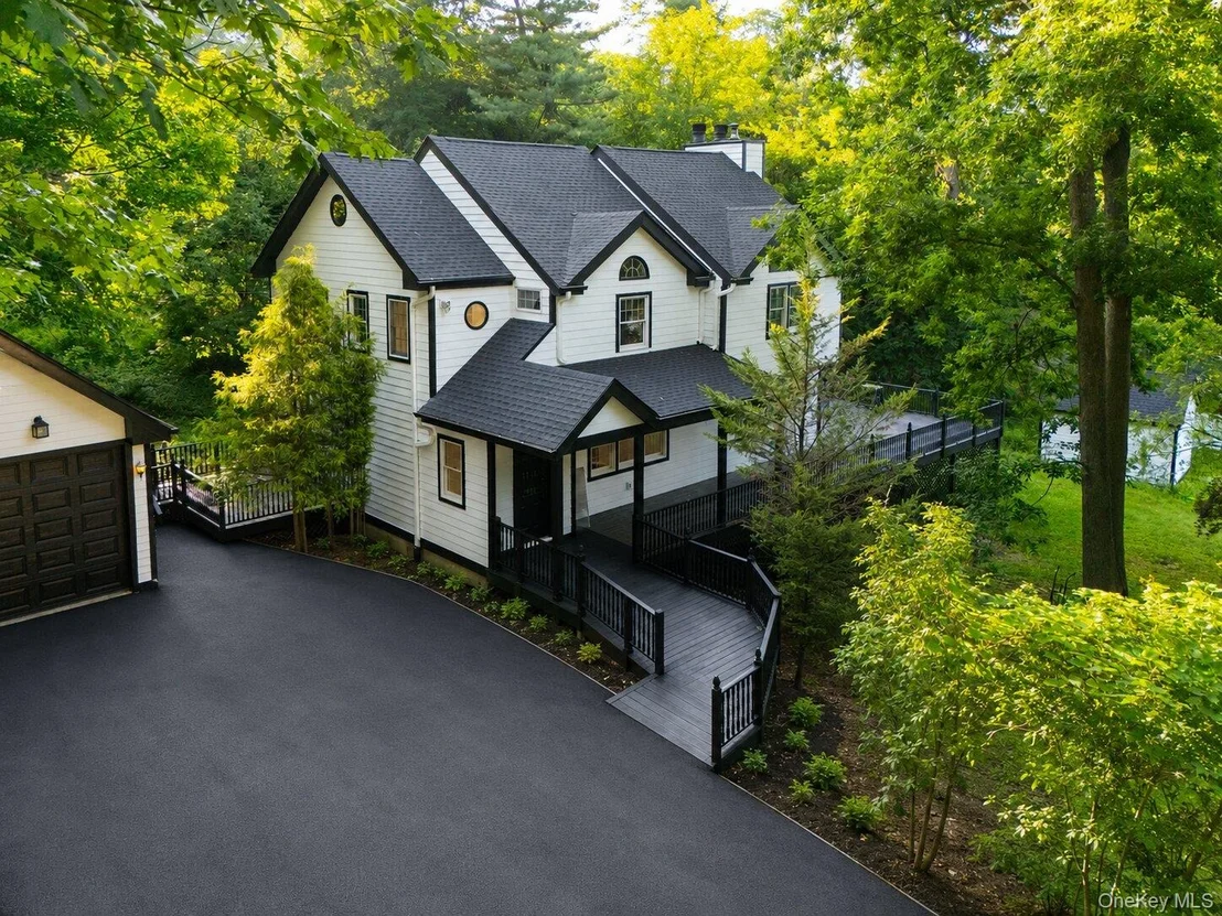 Photo of 17 Ridge Way