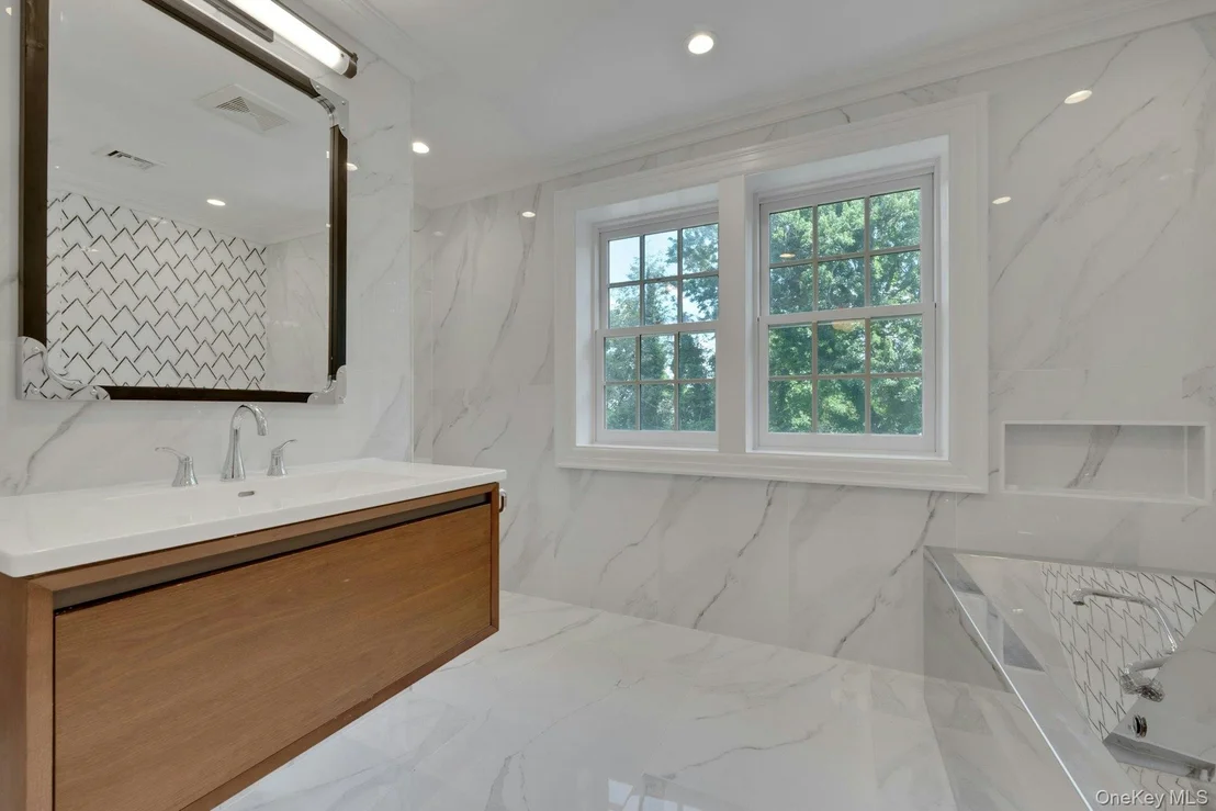 Photo of 514 Esplanade