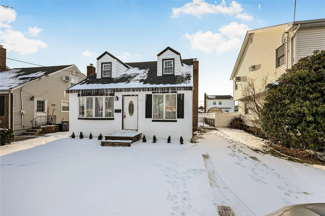 Photo of 223 Pershing Parkway