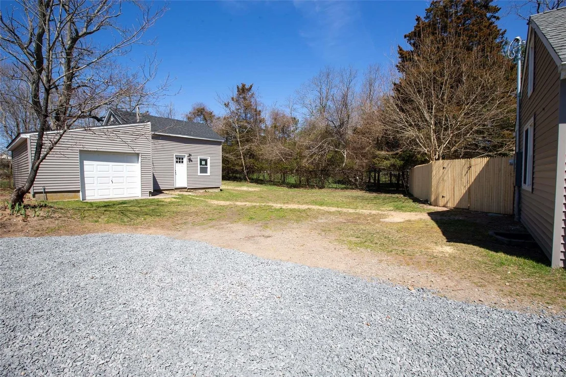 Photo of 434 Middle Road