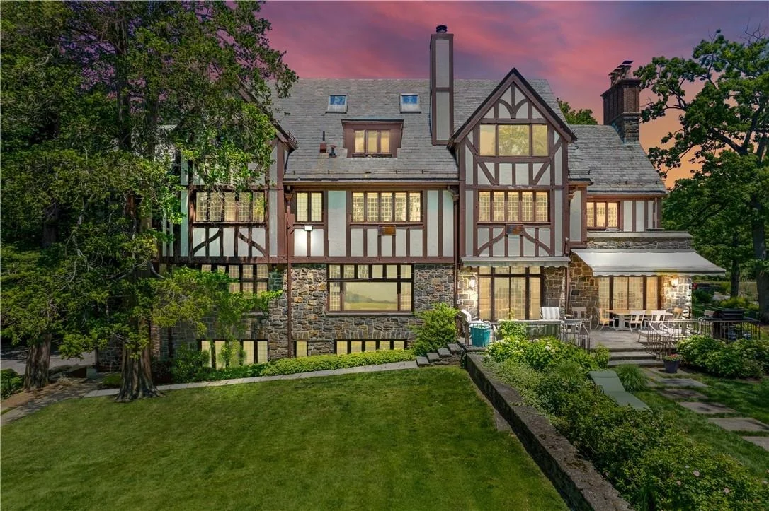 Photo of 6 Shore Road