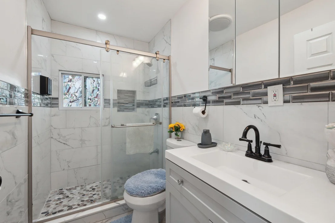 Photo of 991 Henhawk Road