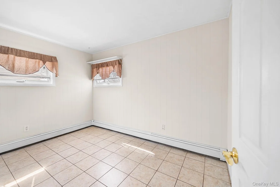 Photo of 116 Red Maple Drive N