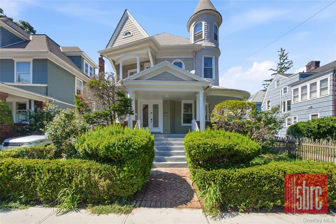 Photo of 1205 Beverley Road