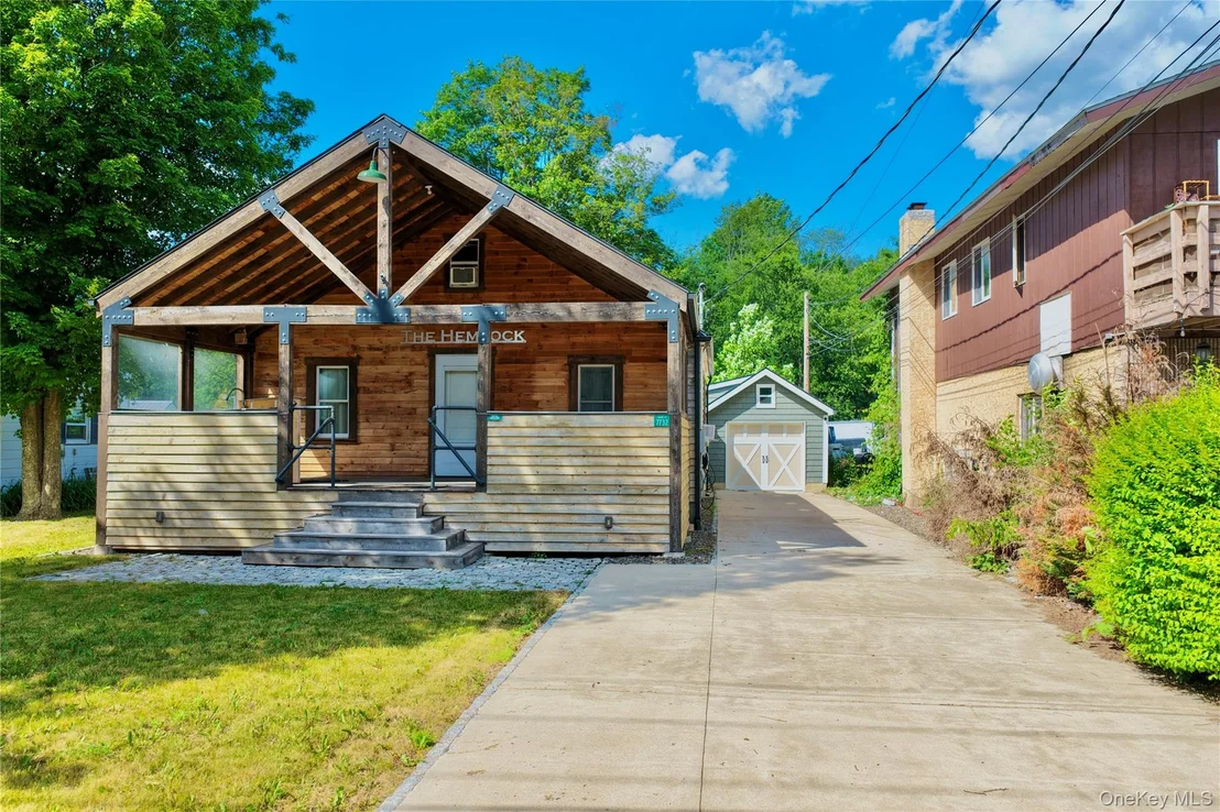 Photo of 7732 Main Street