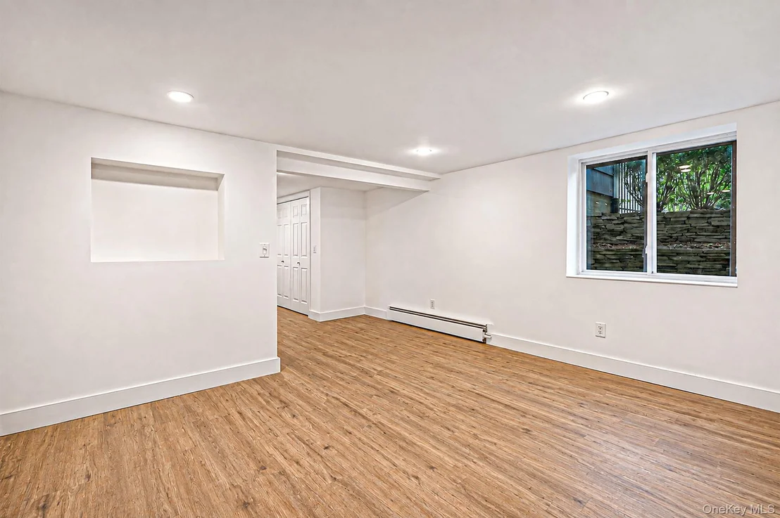 Photo of 194 Phyllis Drive