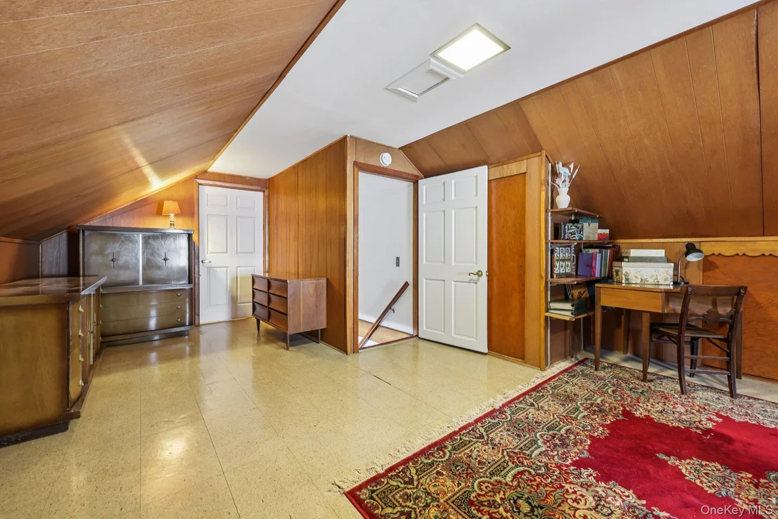 Photo of 375 Laurel Road