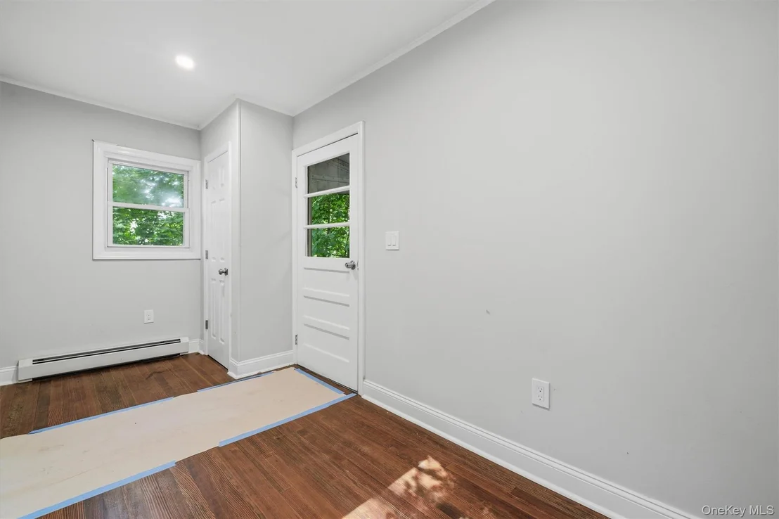 Photo of 669 N Division Street