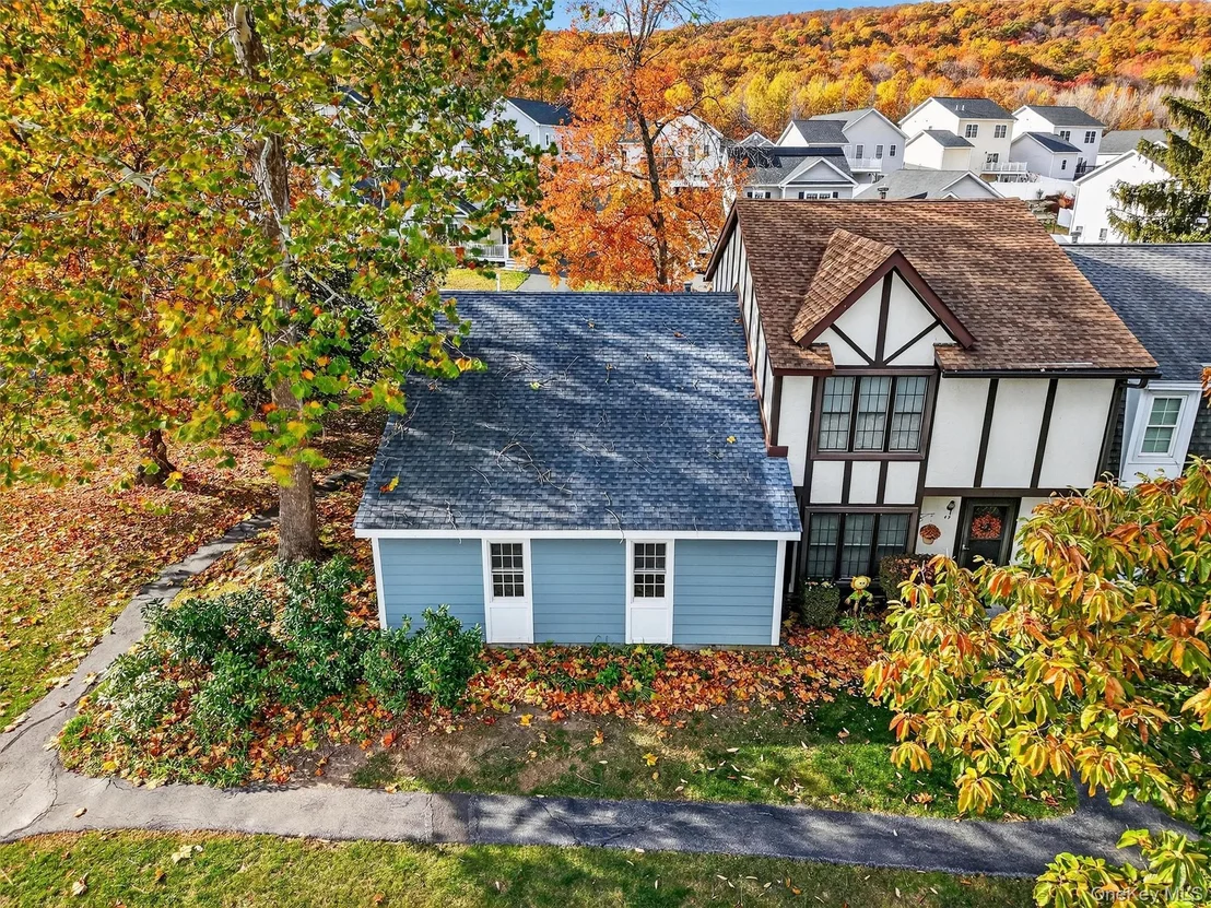 Photo of 48 Sunny Brook Circle