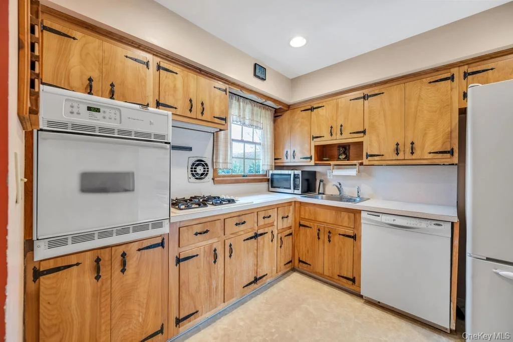 Photo of 238 Centre Avenue