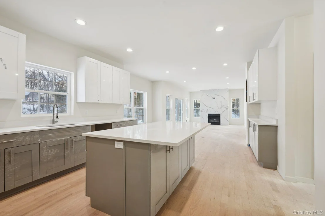 Photo of 14 Vargas (AKA 70 Jessup Ln) Circle