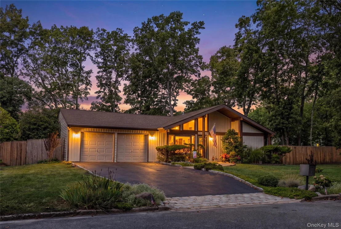 Photo of 24 Yosemite Lane