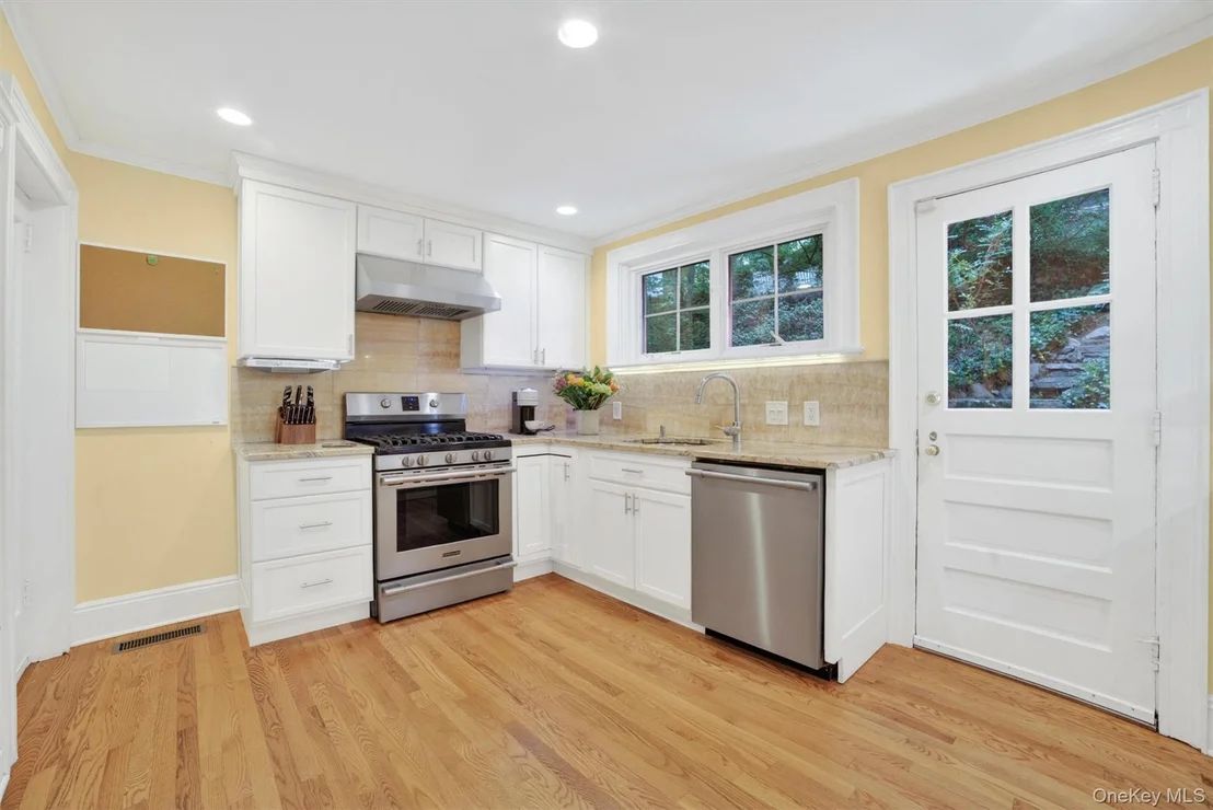 Photo of 77 Edgemont Road