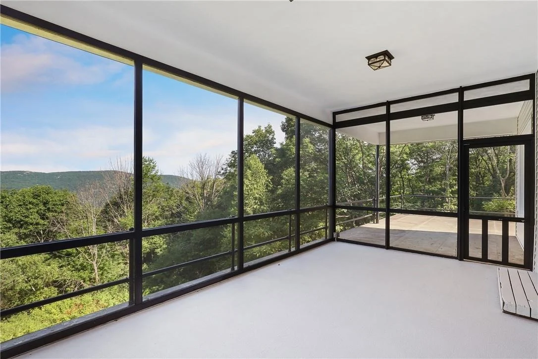 Photo of 104 Crest Road