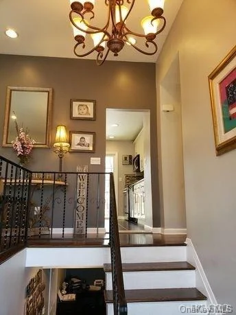 Photo of 6 Hollywood Drive