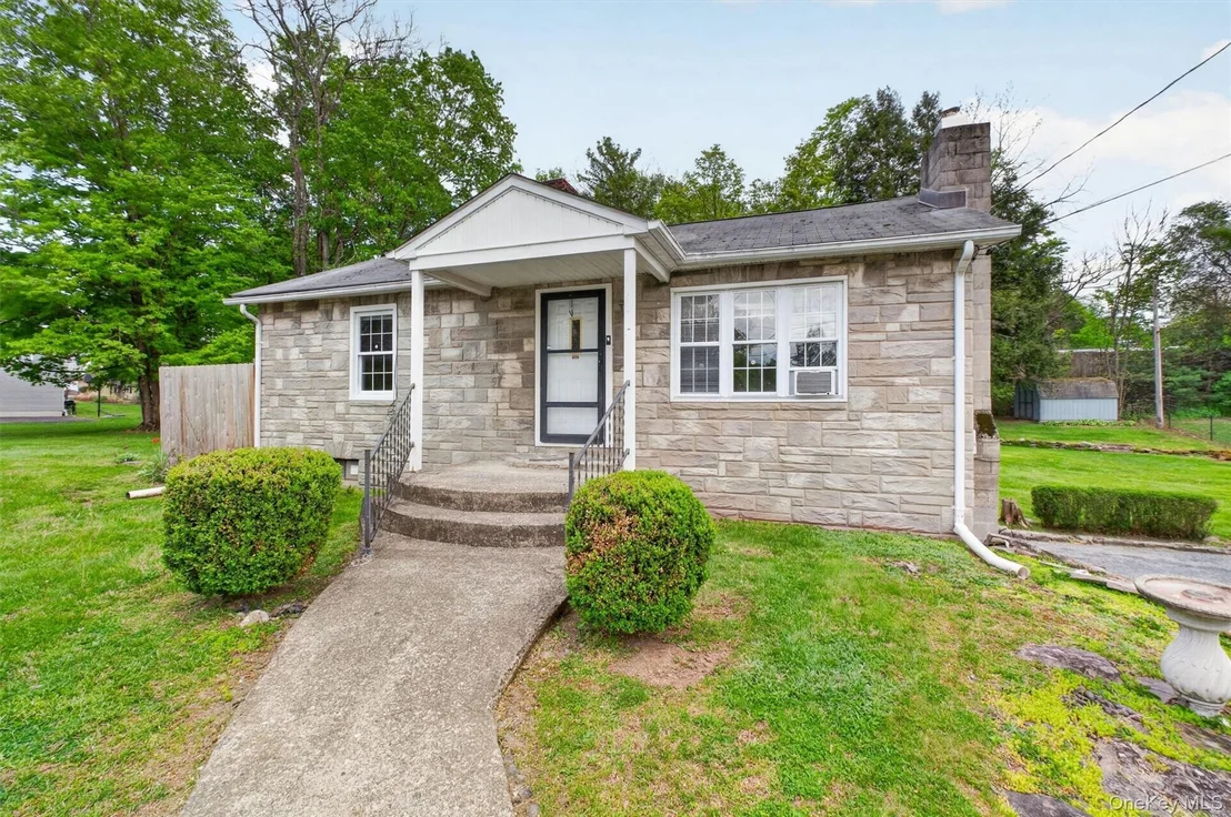 Photo of 17 Holt Road