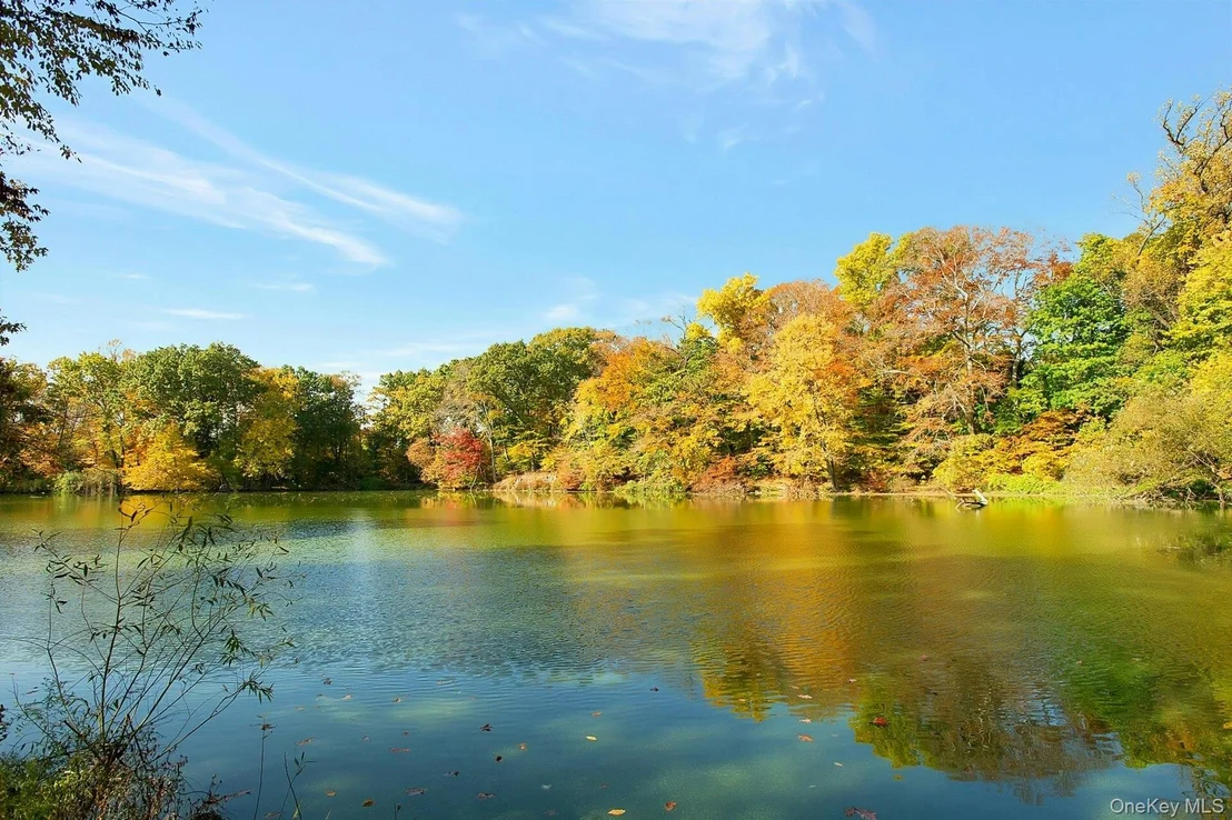 Photo of 75 Lakeside Drive