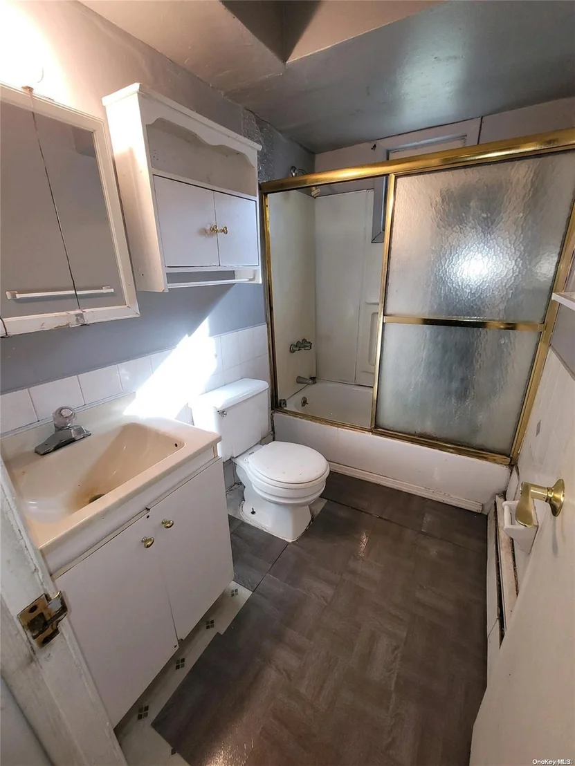 Photo of Unit 8A at 2435 Union Boulevard