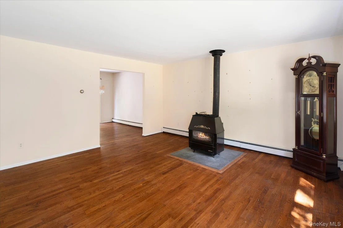 Photo of 45 Laurelton Road