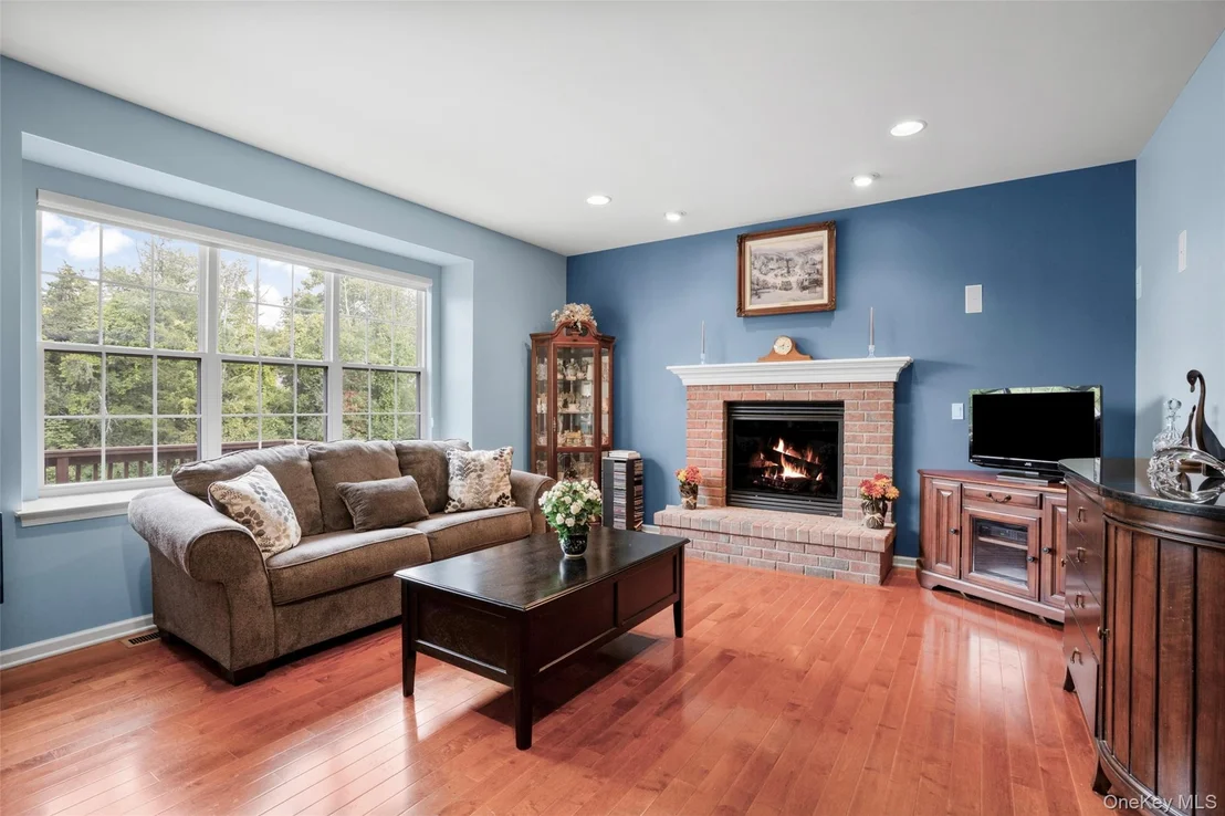 Photo of 653 Creekside Lane