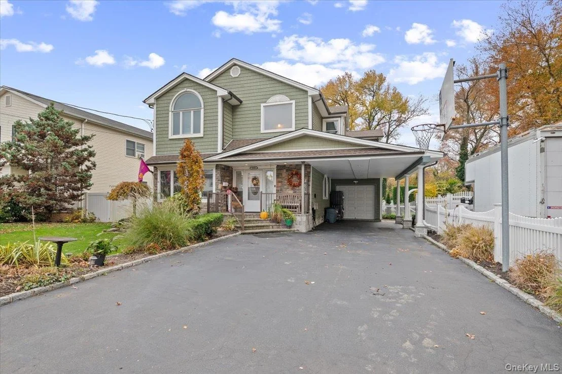 Photo of 1650 Bridge Street