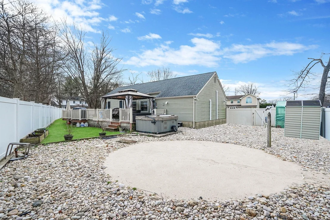 Photo of 48 Henry Avenue