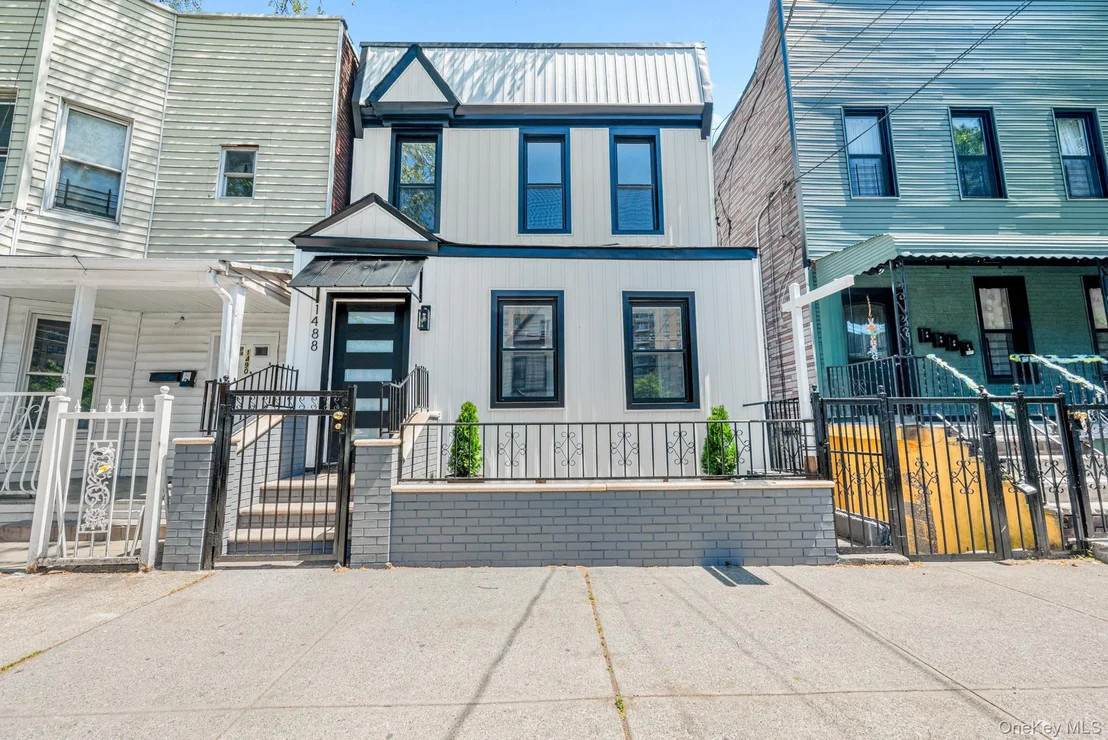 Photo of 1488 Rosedale Avenue