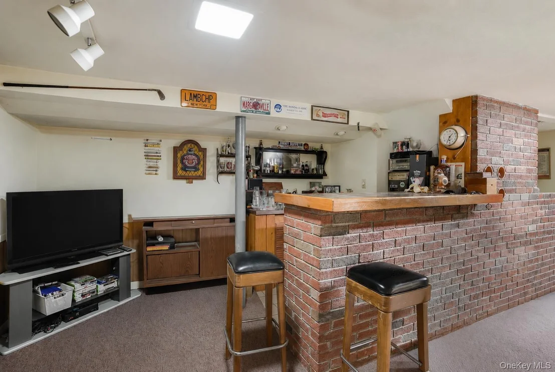 Photo of 35 Lakeview Avenue