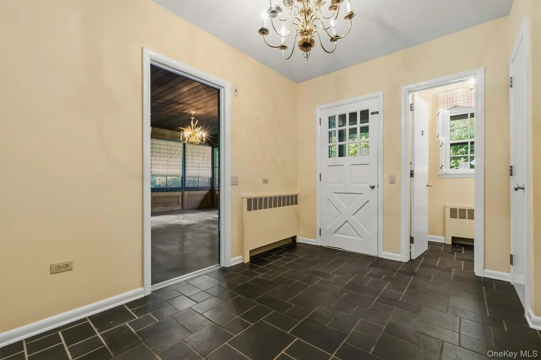 Photo of 17 Whitehouse Avenue