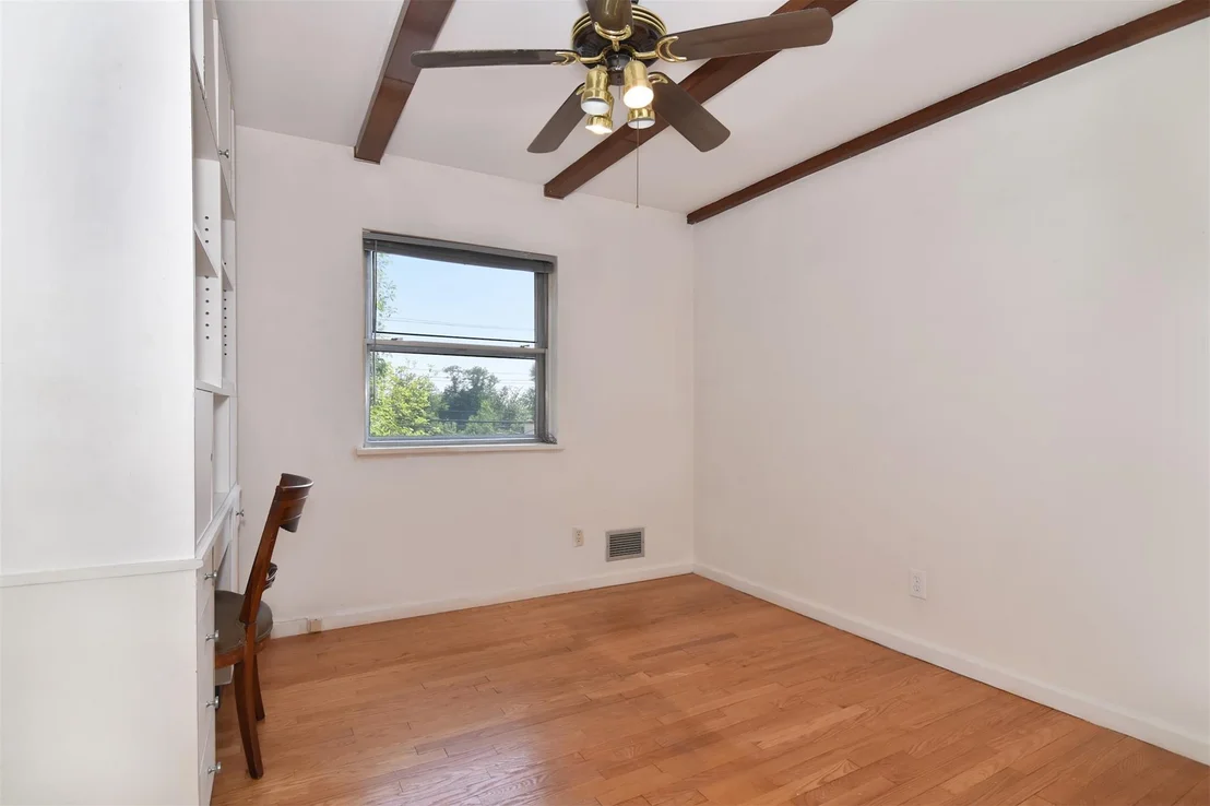 Photo of 164 Roundhill Drive