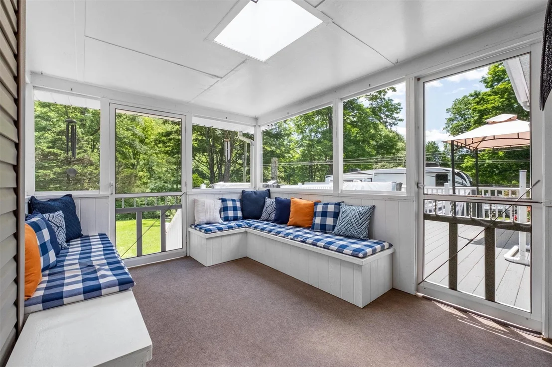 Photo of 440 Sprout Brook Road