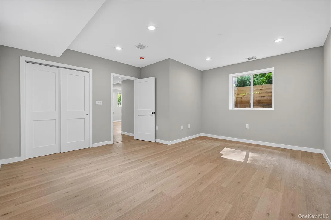 Photo of 1759 Maple Avenue