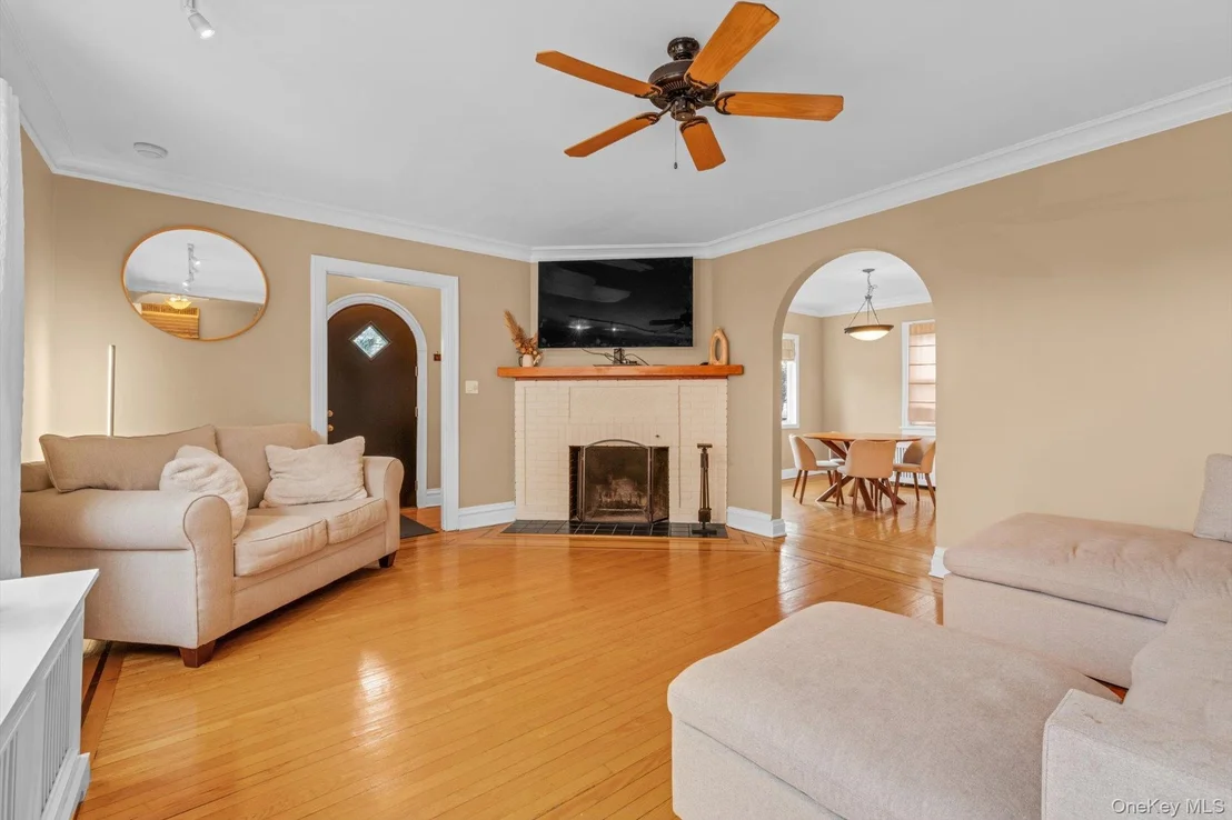Photo of 21 Hampton Avenue