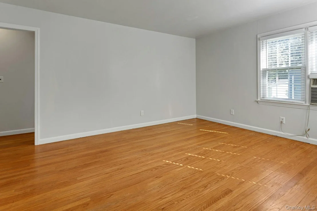 Photo of 4 Crescent Drive