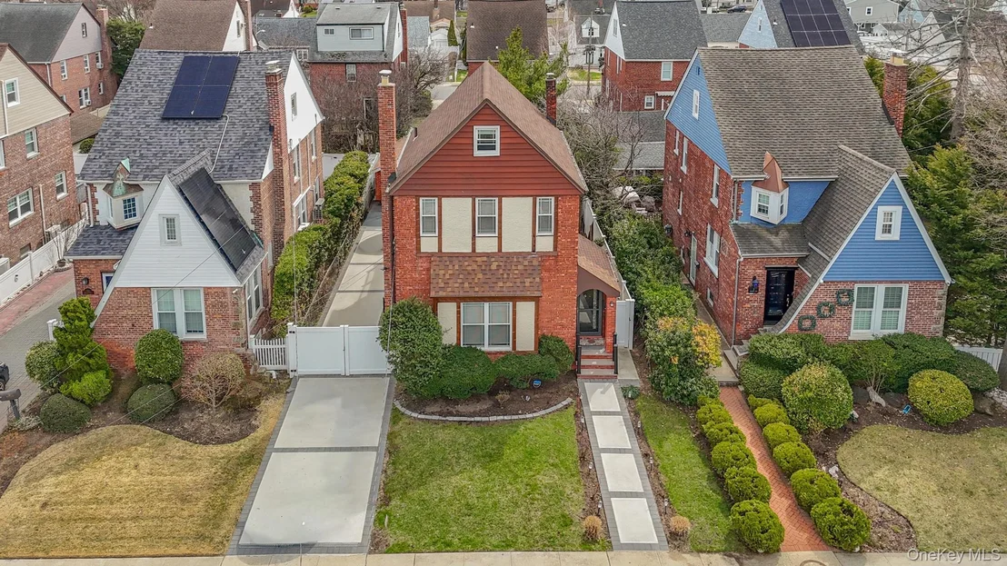 Photo of 6 Dubonnet Road