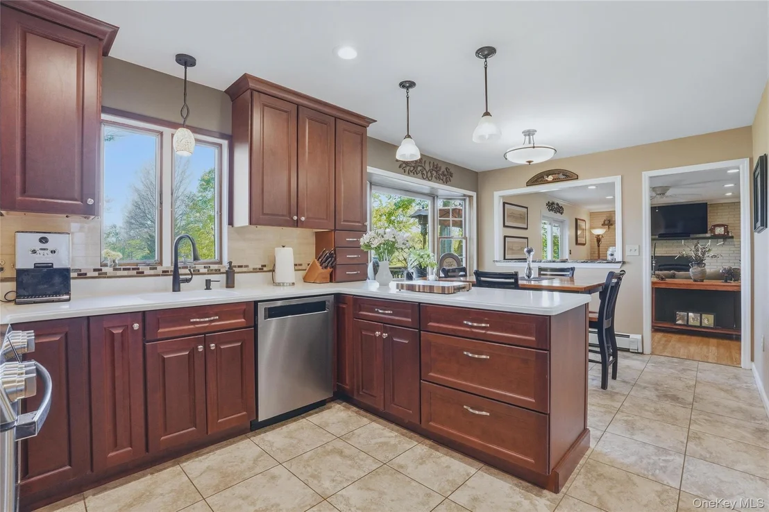 Photo of 36 River Glen Road