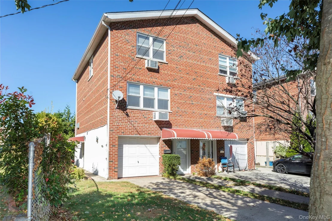 Photo of 223 Ditmars Street