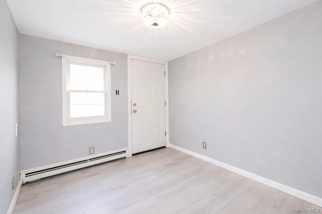 Photo of 12 Cedarhurst Avenue