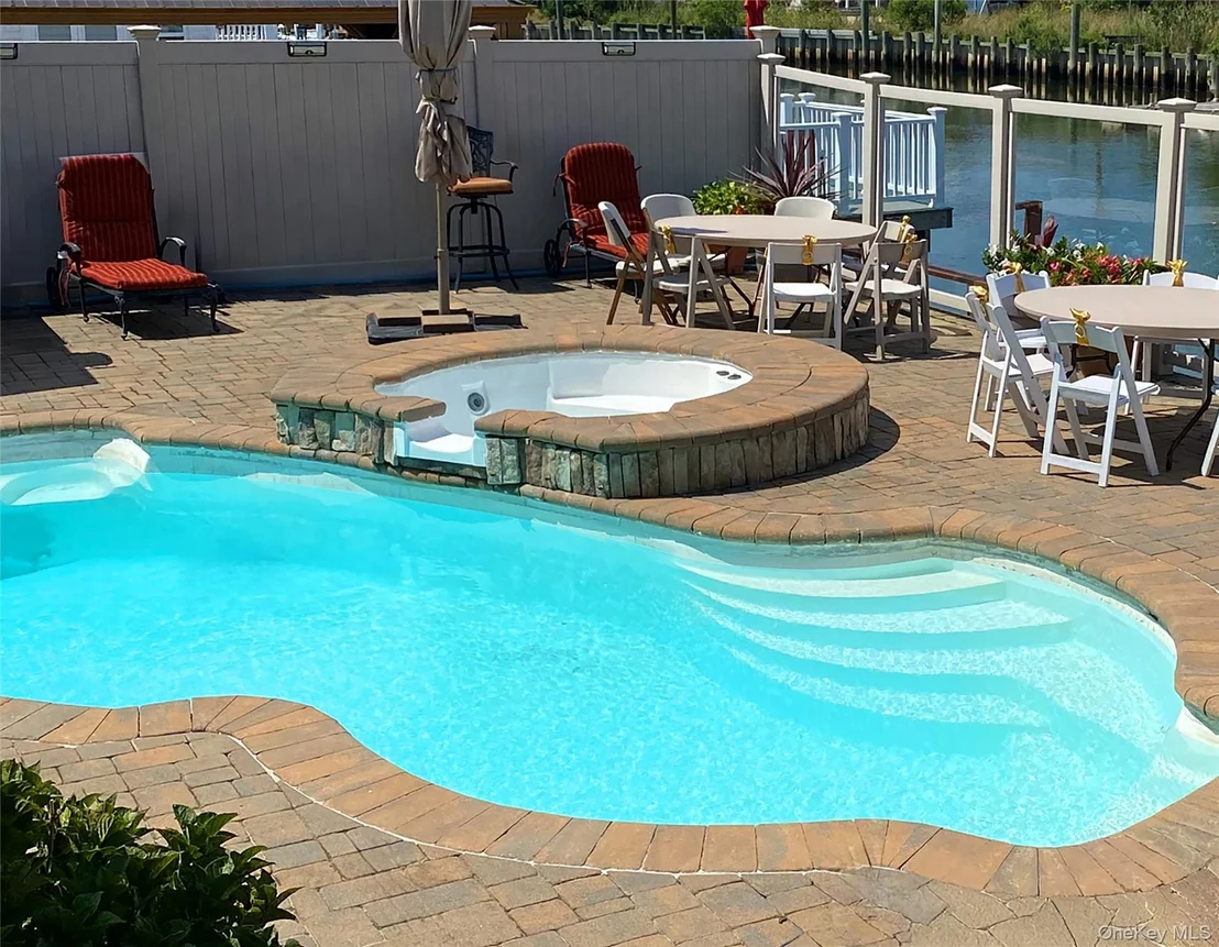 Photo of 3510 Riverside Drive